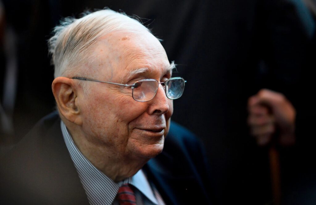 Billionaire Charlie Munger: America should ban cryptocurrencies completely