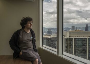 The US court prioritizes the Justice Department's Sam Bankman-Fried trial over the SEC and CFTC