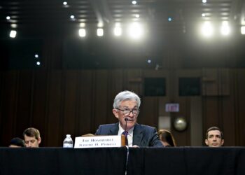 Fed Chairman: Cryptocurrency Industry Is A “Mess” But Progress Shouldn't Be Shut Down