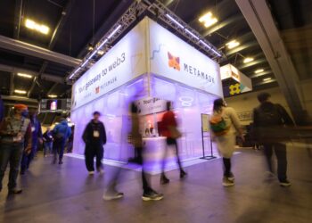 MetaMask launches the enterprise staking marketplace