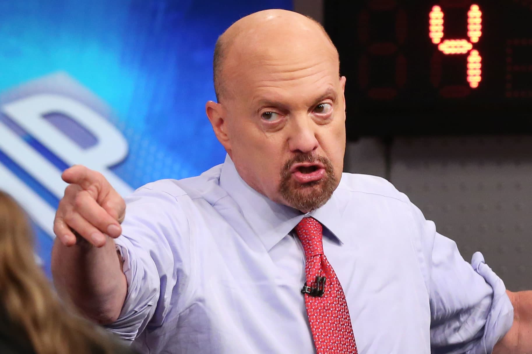 Jim Cramer: Technical analysis suggests that corn and wheat prices will continue