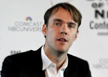 The co-founder of the Paradigm investment fund resigns