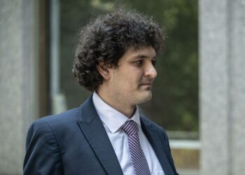 The former CEO of FTX continuously met with famous people before the exchange went bankrupt