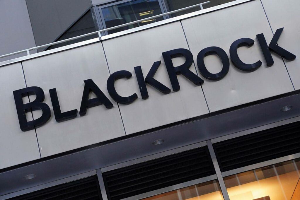 BlackRock has turned to the SEC to negotiate a Bitcoin ETF conversion mechanism