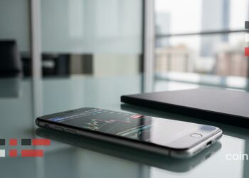 Bitcoin faces drawdown risk as 50-week MA, ETF flows eyed 4 Bitcoin faces drawdown risk as 50 week MA ETF flows eyed